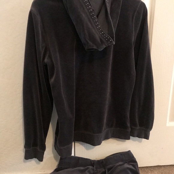 Cute comfy pant set - Picture 2 of 3